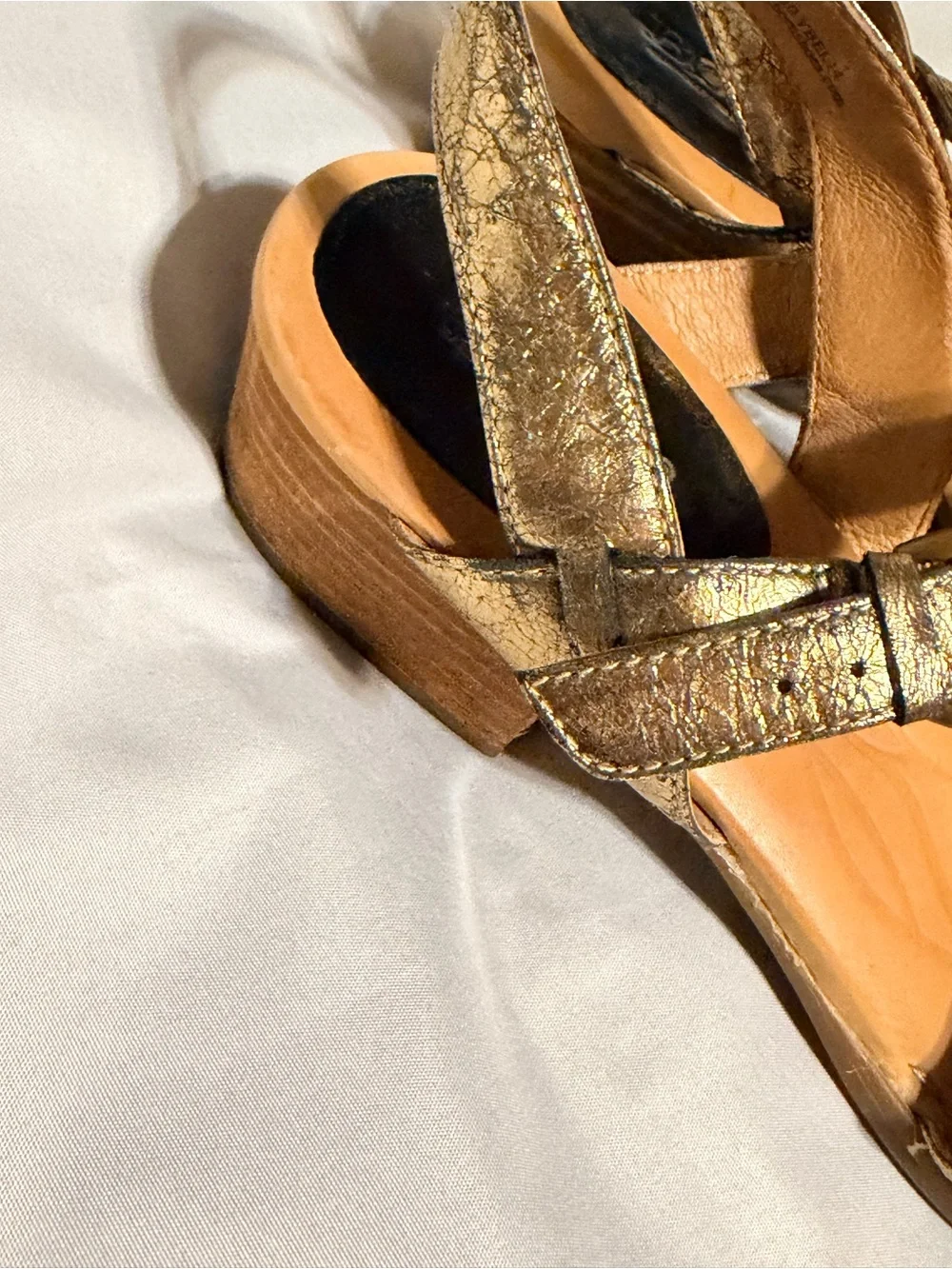 Born Gold Metallic Leather Comfort Sandals Block Heel Adjustable Buckle 10M
